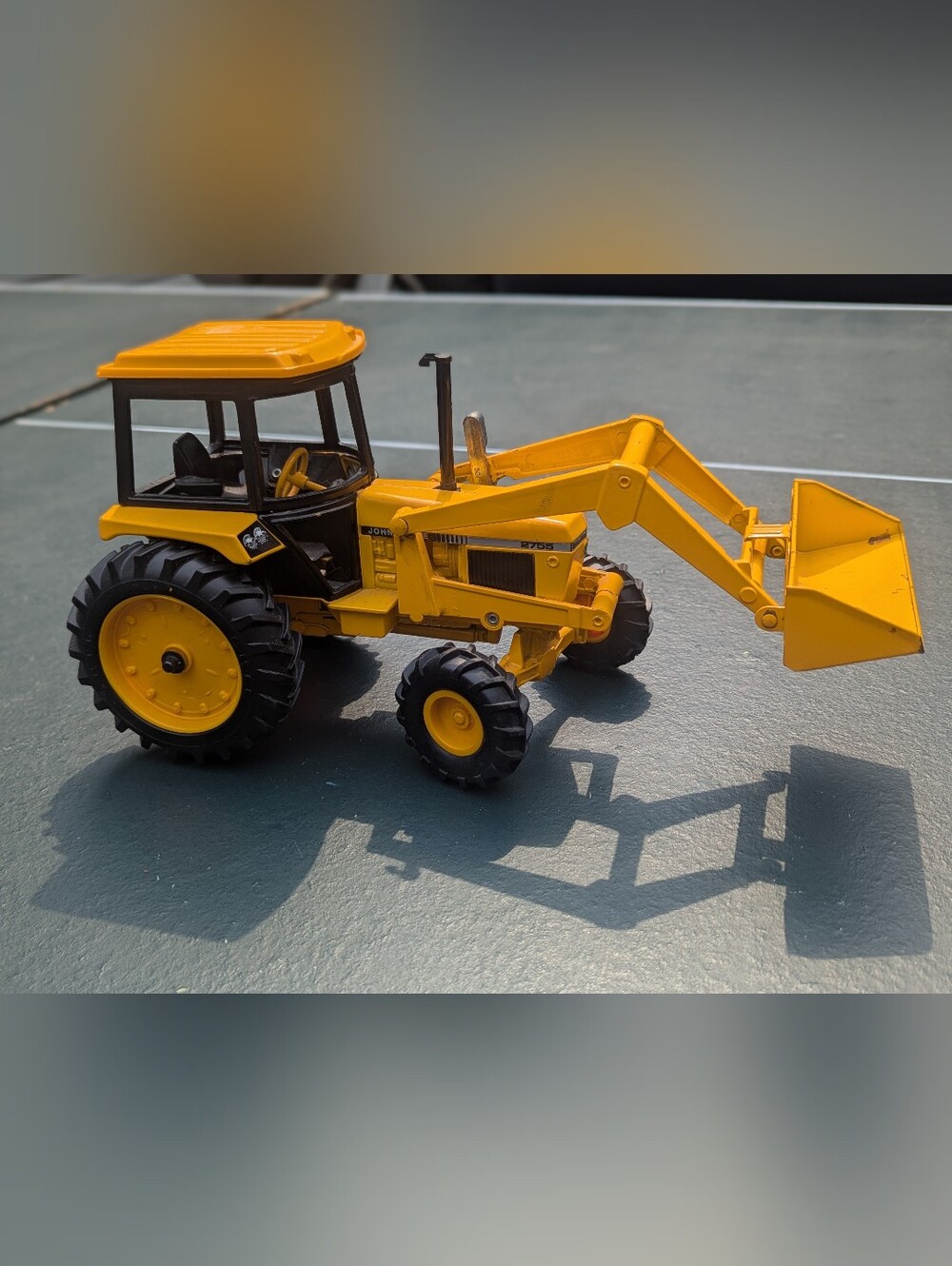 1/16 John Deere 2755 Industrial Tractor w Endloader – (1991)